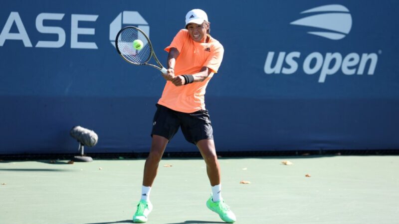Learner Tien Sfiora l’Impresa all’Australian Open 2025: Medvedev Avanza con Difficoltà