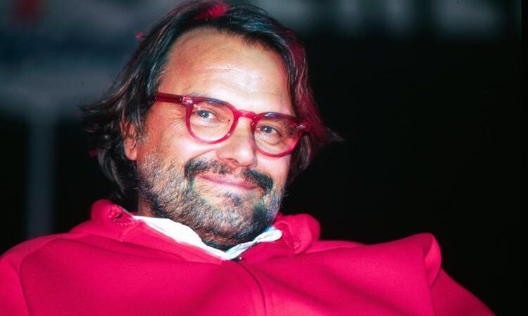 Oliviero Toscani Ricoverato per Amiloidosi: Una Malattia Rara e Incurabile